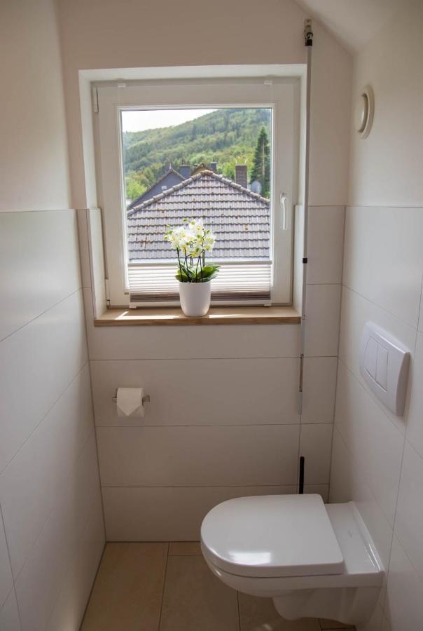 Ferienhaus Moselhoehe -Neu- Трабен-Трарбах Екстериор снимка